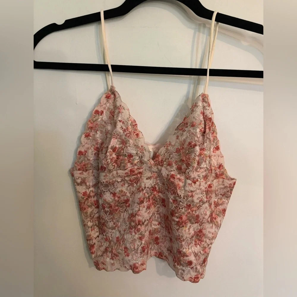 725 Originals Made in 🇺🇸 80/20‎ Nylon/Spandex Cropped Lace Top elastic straps